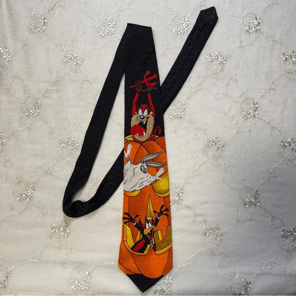 vintage 1996 looney tunes halloween silk tie – tasmanian devil, bugs bunny